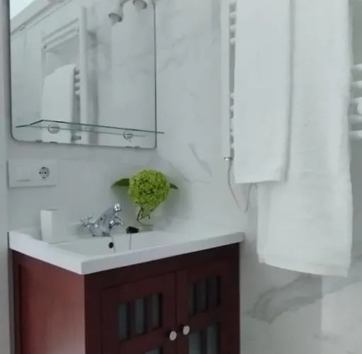 Villalvaro Con Parking Santander